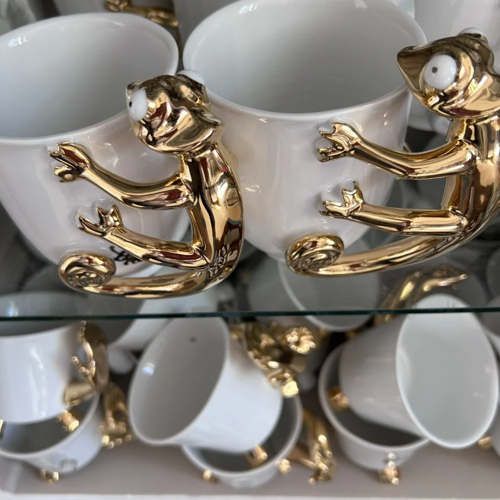 Dekorace porcelánu zlatem a platinou