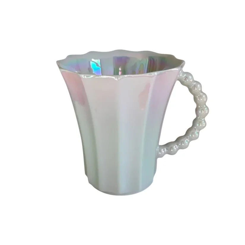 Porcelánový hrnek Retro T perleťový povrch