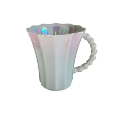 Porcelánový hrnek Retro T perleťový povrch